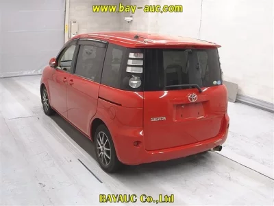 Toyota SIENTA  с аукциона в Японии
