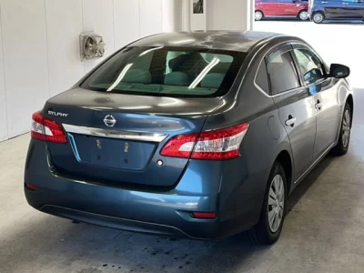Nissan SYLPHY  с аукциона в Японии