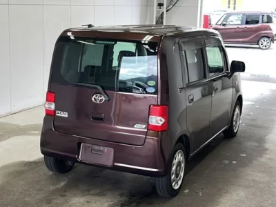 Toyota PIXIS SPACE  с аукциона в Японии