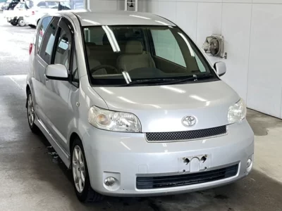 Toyota PORTE  с аукциона в Японии