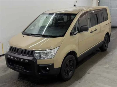 Mitsubishi Delica D:5