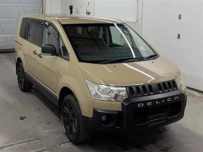 Mitsubishi Delica D:5