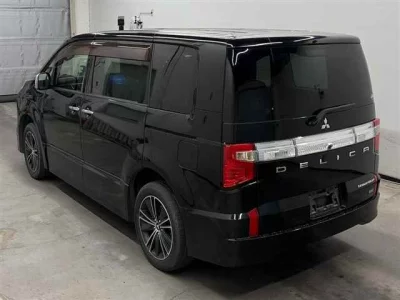 Mitsubishi Delica D:5