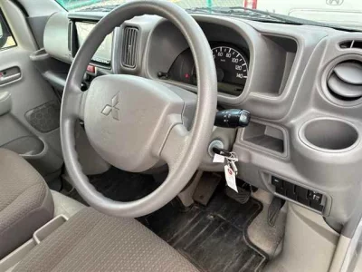 Mitsubishi Minicab Van