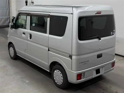 Mitsubishi Minicab Van