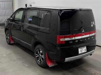 Mitsubishi Delica D:5
