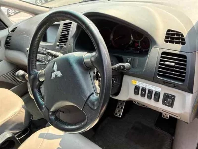 Mitsubishi Grandis