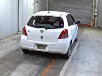 Toyota VITZ лот № 8015 оценка R  с аукциона в Японии 4