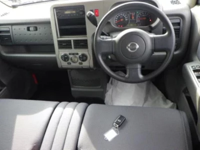 Nissan CUBECUBIC  с аукциона в Японии