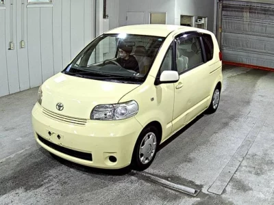 Toyota PORTE  с аукциона в Японии
