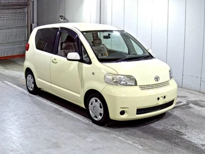 Toyota PORTE  с аукциона в Японии