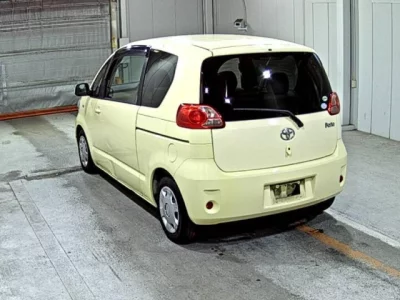 Toyota PORTE  с аукциона в Японии