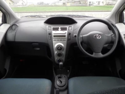 Toyota VITZ  с аукциона в Японии