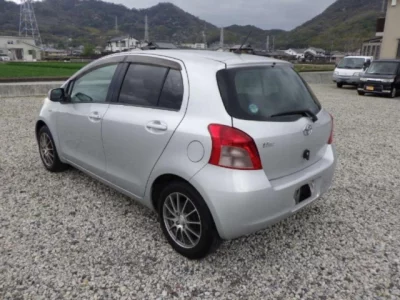 Toyota VITZ  с аукциона в Японии