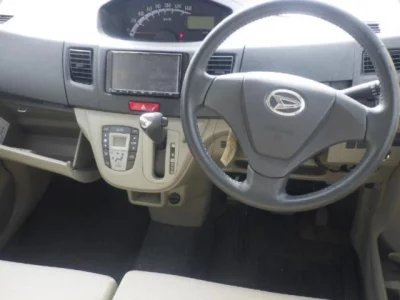 Daihatsu MOVE  с аукциона в Японии