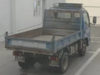 Hino DUTRO лот № 70 оценка 3  с аукциона в Японии 1