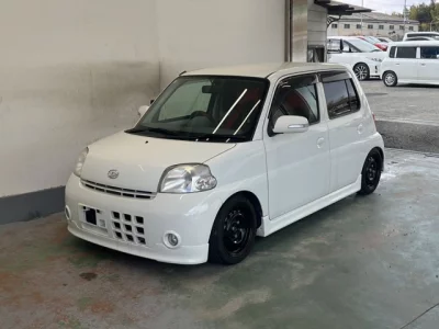 Daihatsu Esse