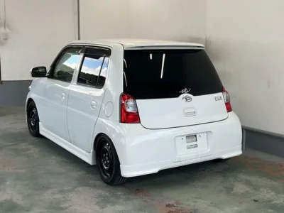 Daihatsu Esse