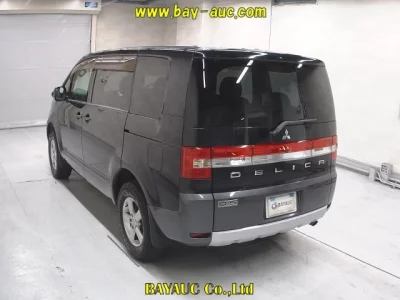 Mitsubishi Delica D:5