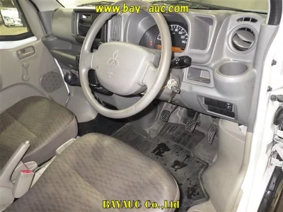 Mitsubishi Minicab Van