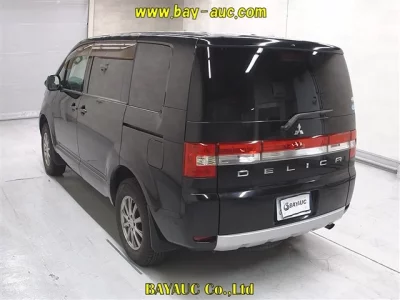 Mitsubishi Delica D:5