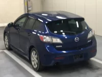 Mazda AXELA лот № 3704 оценка 3.5  с аукциона в Японии 1