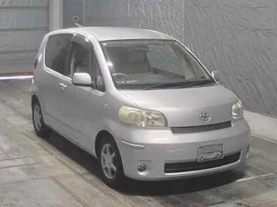 Toyota PORTE  с аукциона в Японии