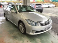 Toyota CROWN лот № 7527 оценка 3.5  с аукциона в Японии 2