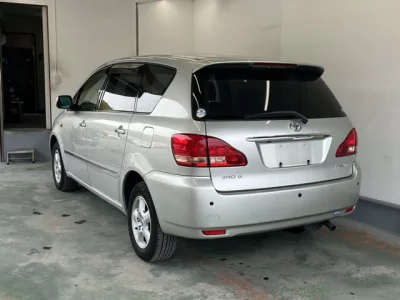 Toyota Ipsum