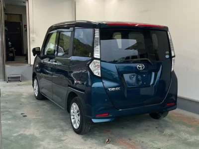 Toyota TANK