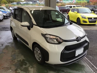 Toyota Sienta
