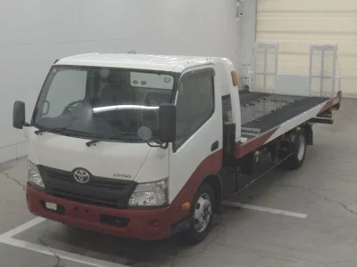 Toyota DYNA  с аукциона в Японии