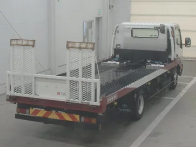 Toyota DYNA  с аукциона в Японии