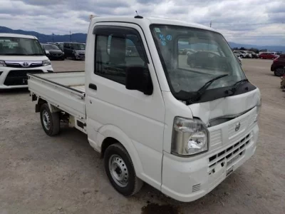 Nissan NT100 Clipper