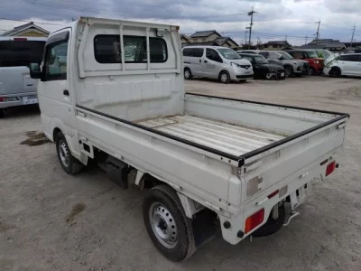 Nissan NT100 Clipper