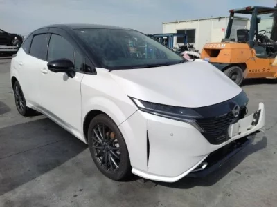 Nissan AURA