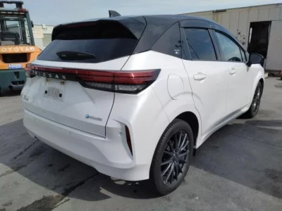 Nissan AURA