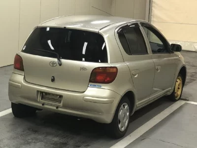 Toyota VITZ  с аукциона в Японии