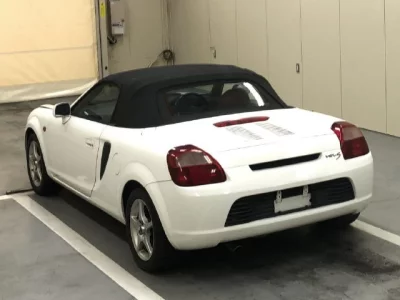 Toyota MR-S  с аукциона в Японии