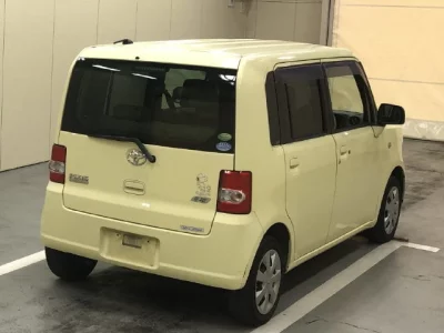 Toyota PIXIS SPACE  с аукциона в Японии