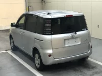 Toyota SIENTA лот № 1057 оценка 3.5  с аукциона в Японии 1