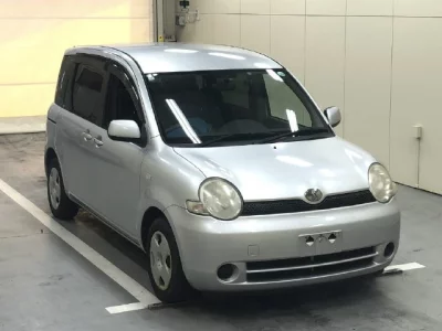 Toyota SIENTA  с аукциона в Японии
