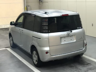 Toyota SIENTA  с аукциона в Японии