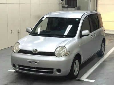 Toyota SIENTA  с аукциона в Японии