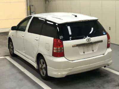 Toyota WISH  с аукциона в Японии