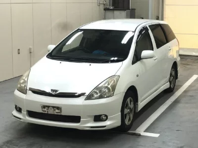 Toyota WISH  с аукциона в Японии