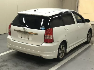 Toyota WISH  с аукциона в Японии