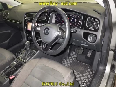 Volkswagen Golf  с аукциона в Японии