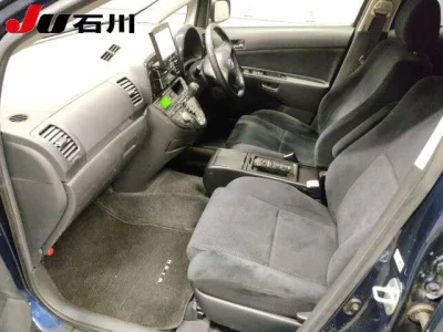 Toyota WISH  с аукциона в Японии
