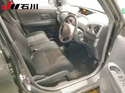 Toyota BB  с аукциона в Японии